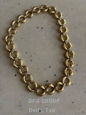 Elegant Gold Plated 80s Necklace